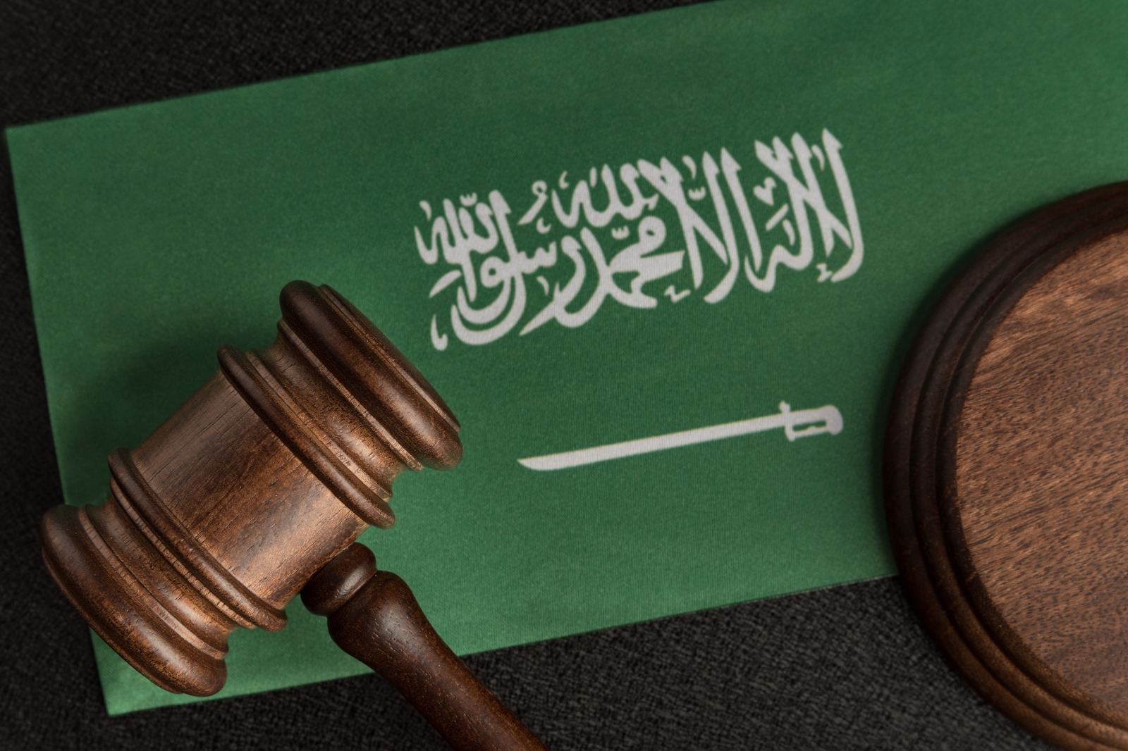 نظام العمل السعودي: اللوائح، حقوق العمال، والتزامات صاحب العمل